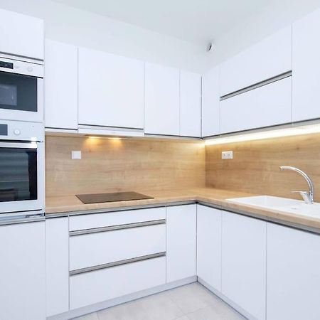 Apartment In Bratislava With Free Parking Eksteriør billede