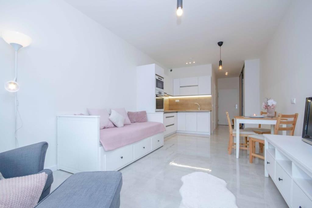 Apartment In Bratislava With Free Parking Eksteriør billede