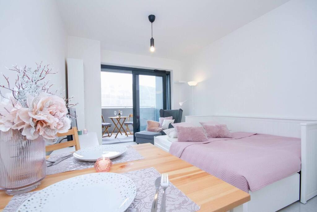 Apartment In Bratislava With Free Parking Eksteriør billede